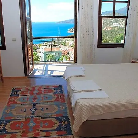 Sleeps 5 Pool Air Con Villa