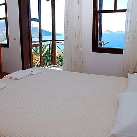 Villa Sleeps 5 Pool Air Con